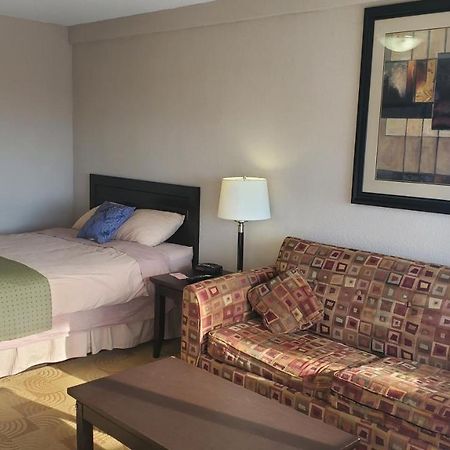 Shoreside Inn & Suites Wabamun Buitenkant foto