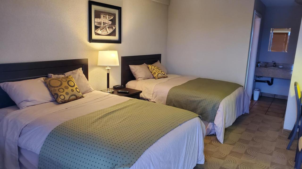 Shoreside Inn & Suites Wabamun Buitenkant foto