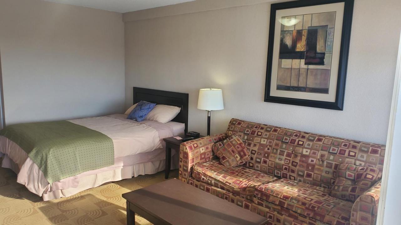 Shoreside Inn & Suites Wabamun Buitenkant foto
