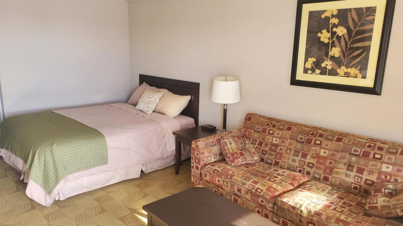 Shoreside Inn & Suites Wabamun Buitenkant foto