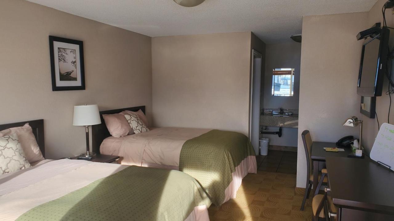 Shoreside Inn & Suites Wabamun Buitenkant foto