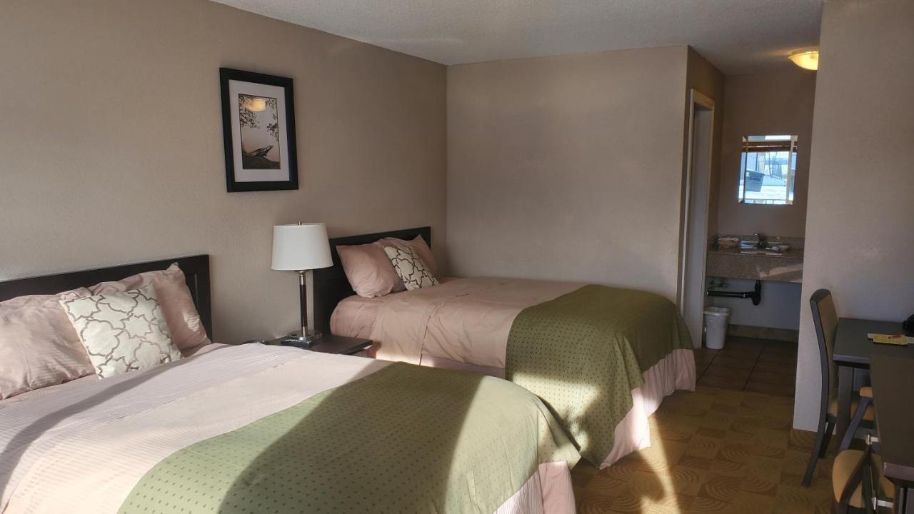 Shoreside Inn & Suites Wabamun Buitenkant foto