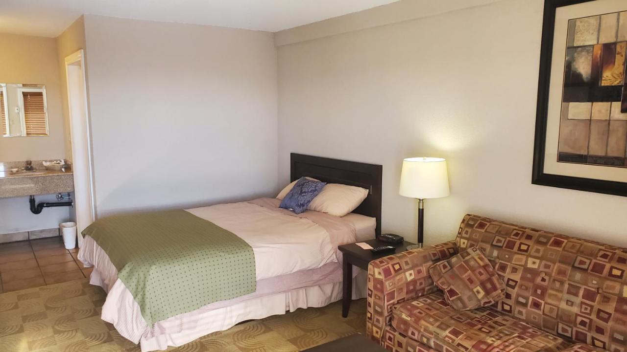 Shoreside Inn & Suites Wabamun Buitenkant foto
