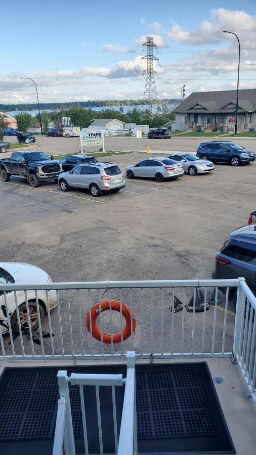 Shoreside Inn & Suites Wabamun Buitenkant foto