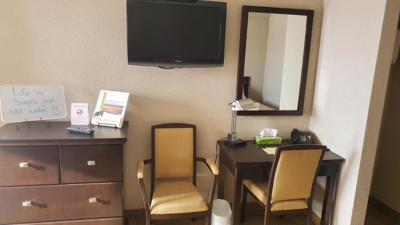 Shoreside Inn & Suites Wabamun Buitenkant foto