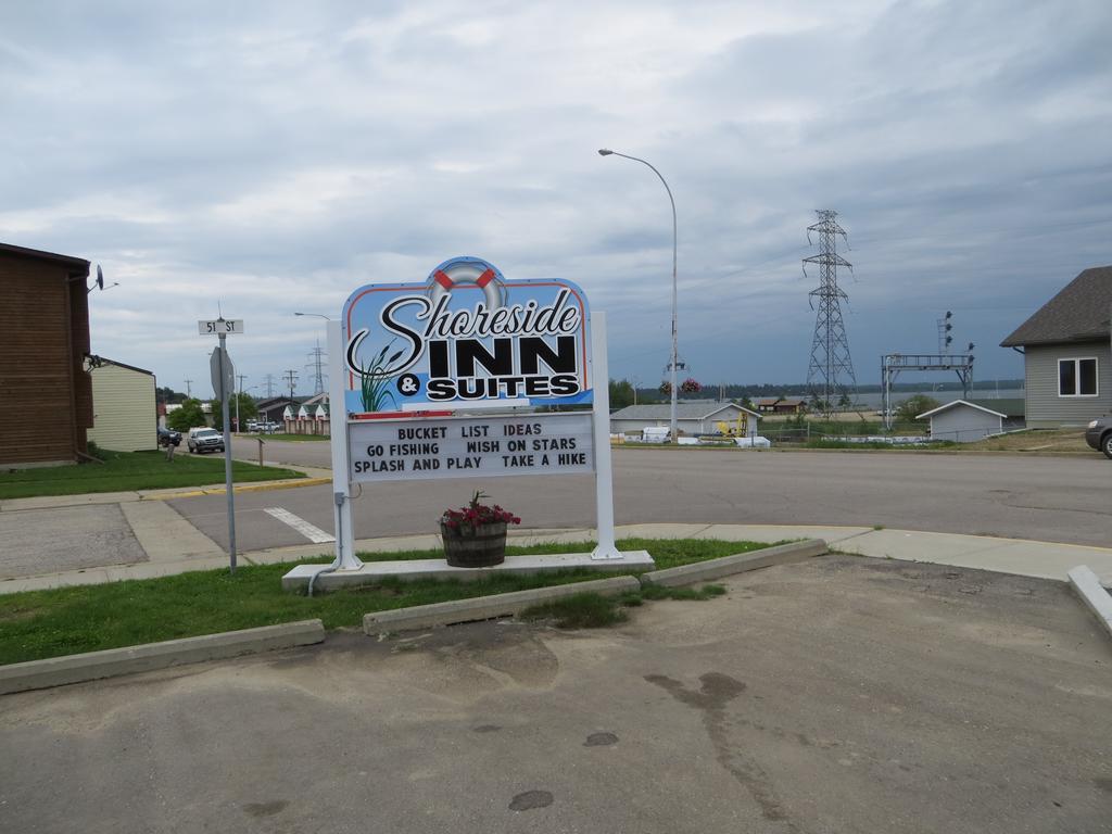 Shoreside Inn & Suites Wabamun Buitenkant foto