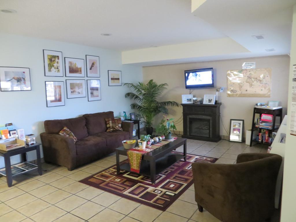 Shoreside Inn & Suites Wabamun Buitenkant foto