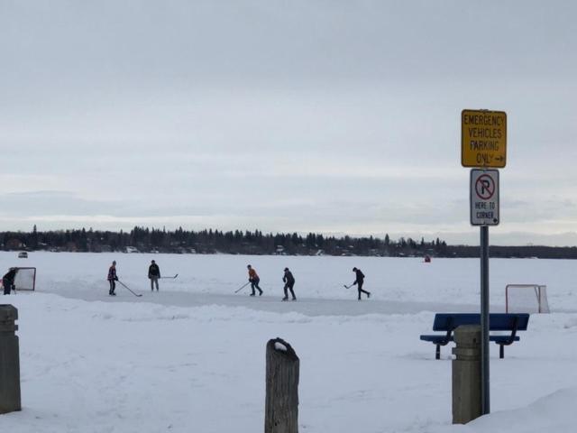 Shoreside Inn & Suites Wabamun Buitenkant foto